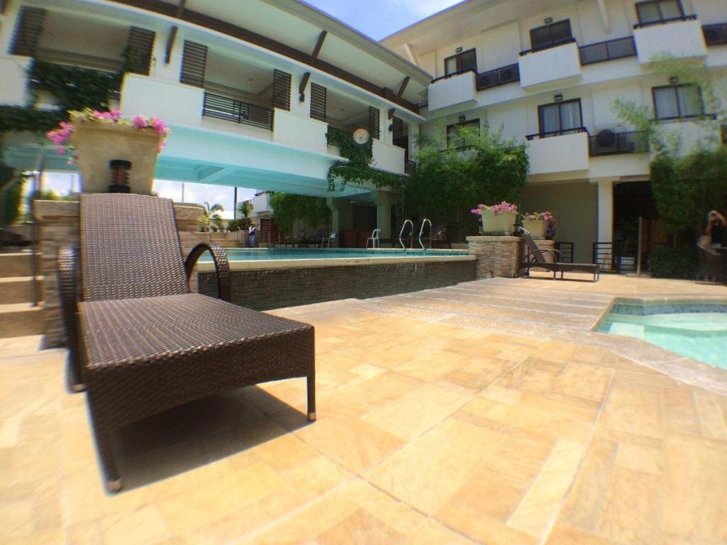 Mansion Garden Hotel Olóngapo Exterior foto